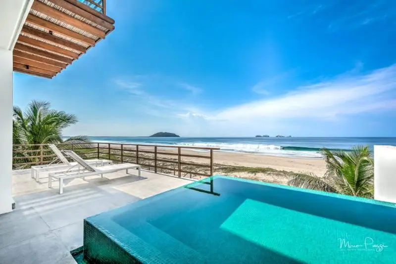 ツーベッドルーム　ヴィラ, Marea Beachfront Villas