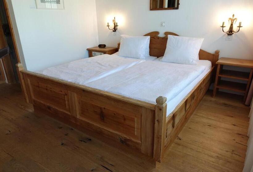 발코니 디럭스 룸, Restaurant Chesa