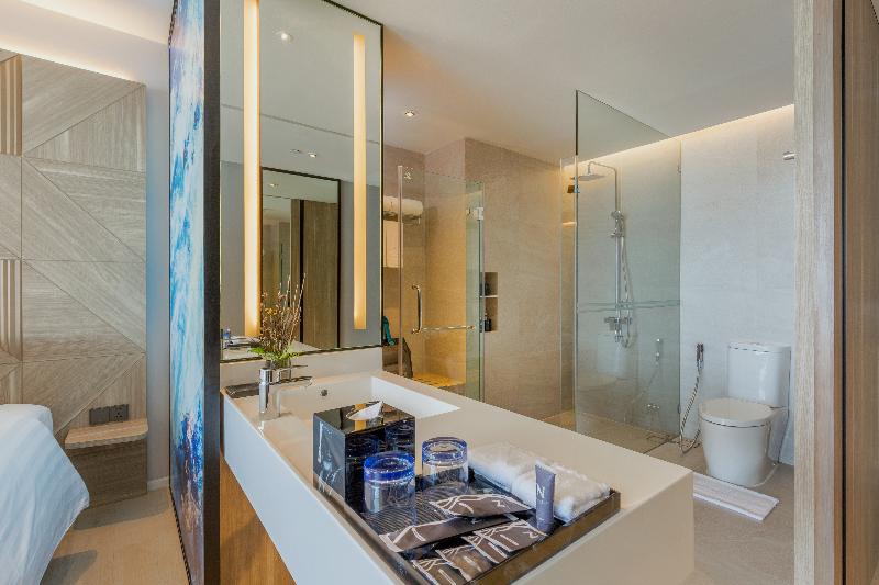 חדר דלוקס נוף בריכה, The Nature Phuket Sha Extra Plus