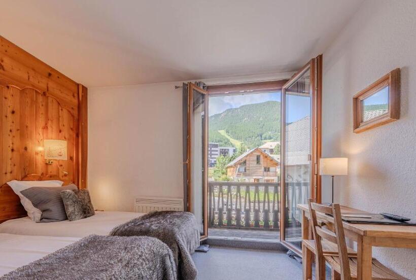 اتاق لوکس با بالکن, Logis Hotel et Spa Le Christiania