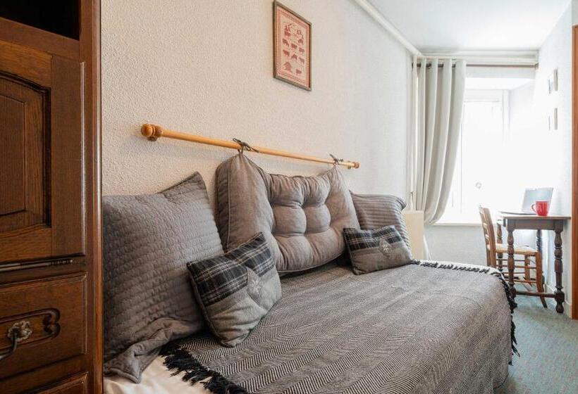اتاق راحتی سه تخته, Logis Hotel et Spa Le Christiania
