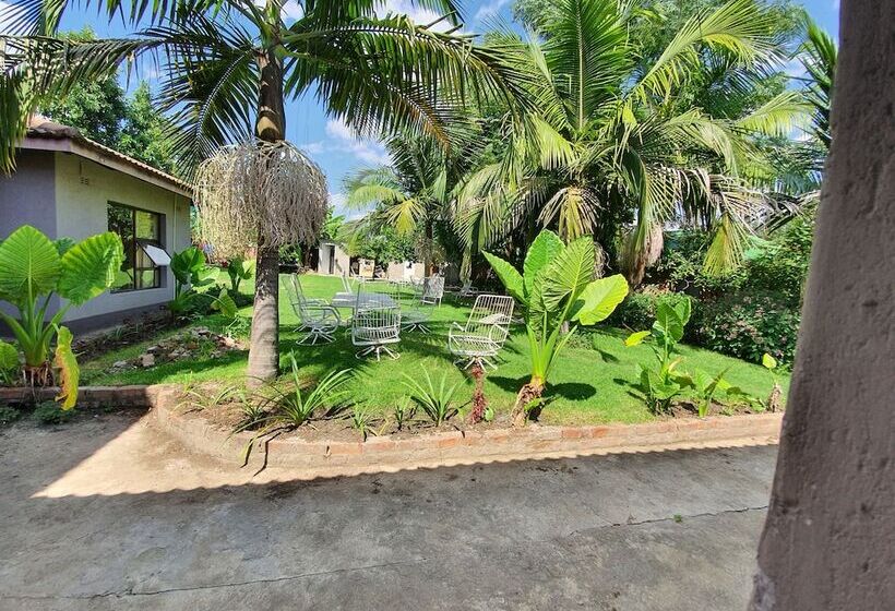 اتاق عادی, The Palace Guest House