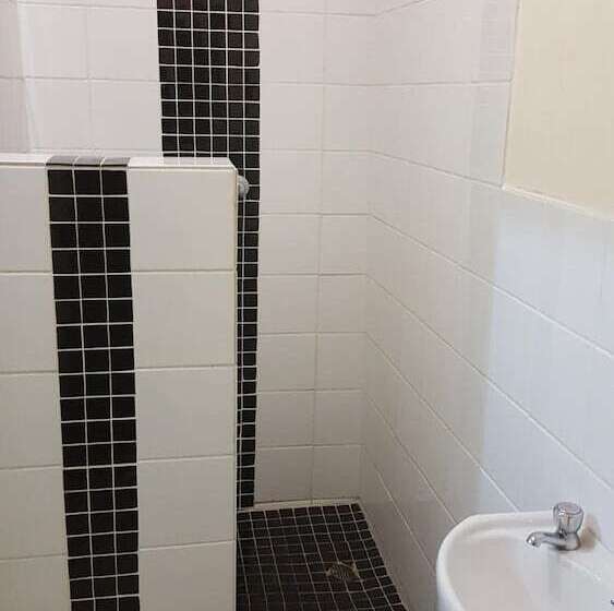 اتاق عادی, The Palace Guest House