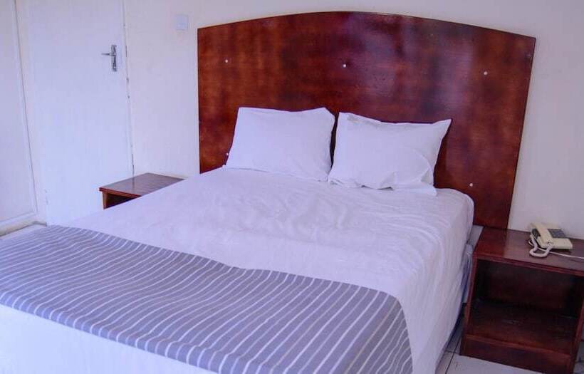 اتاق عادی, The Palace Guest House