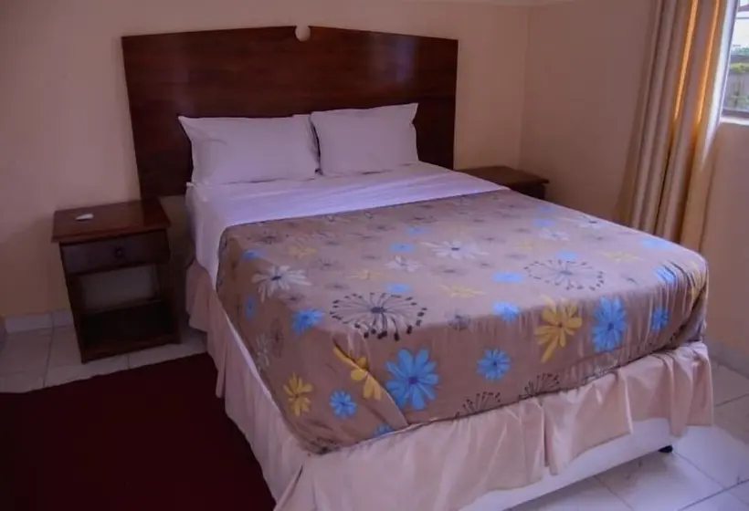 اتاق عادی, The Palace Guest House