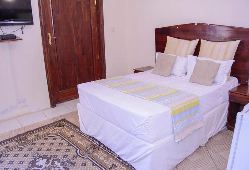 اتاق خانوادگی, The Palace Guest House