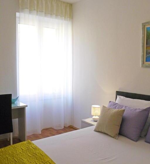 Apartament 1 Dormitori, 48 Rooms Split