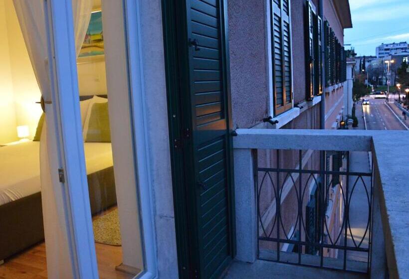 Habitació Estàndard amb Balconada, 48 Rooms Split