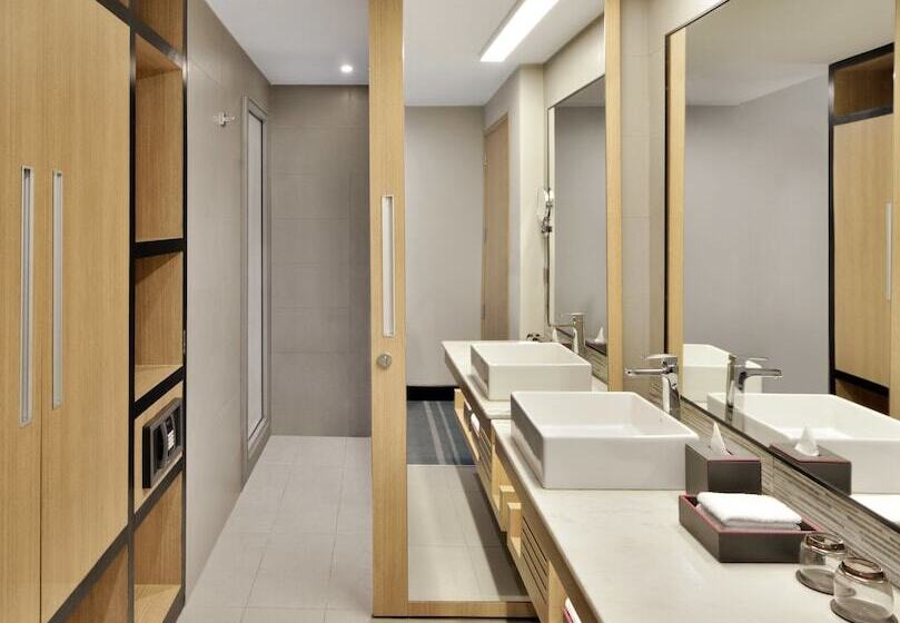 اتاق استاندارد با تخت دوبل, Aloft New Delhi Aerocity