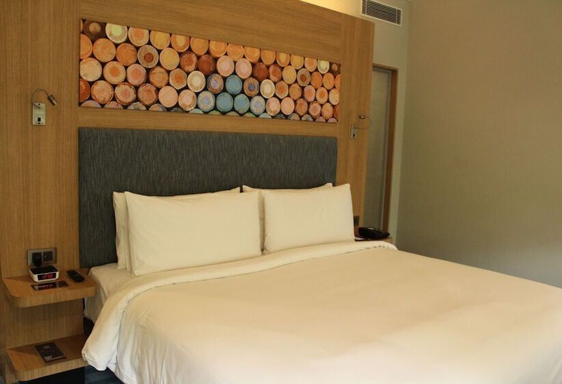 스탠다드 룸 더블 침대, Aloft New Delhi Aerocity