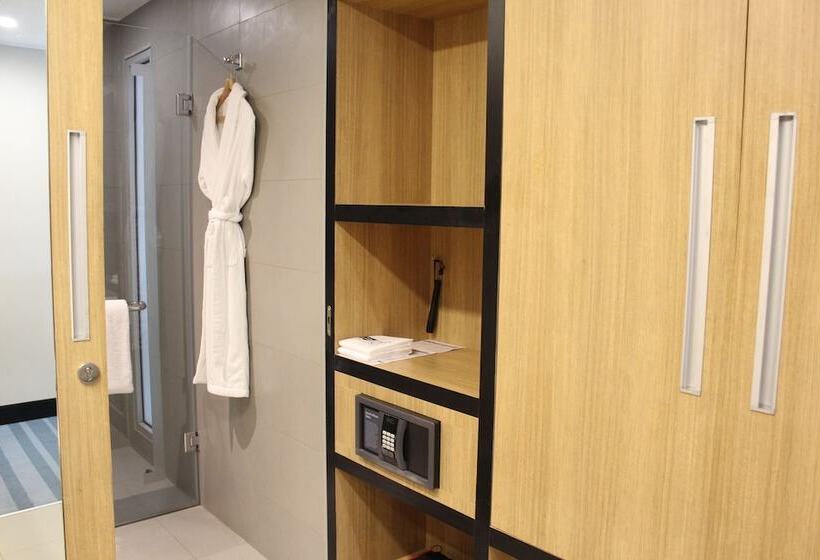 스탠다드 룸 더블 침대, Aloft New Delhi Aerocity