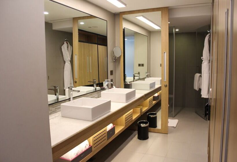 스탠다드 룸 더블 침대, Aloft New Delhi Aerocity