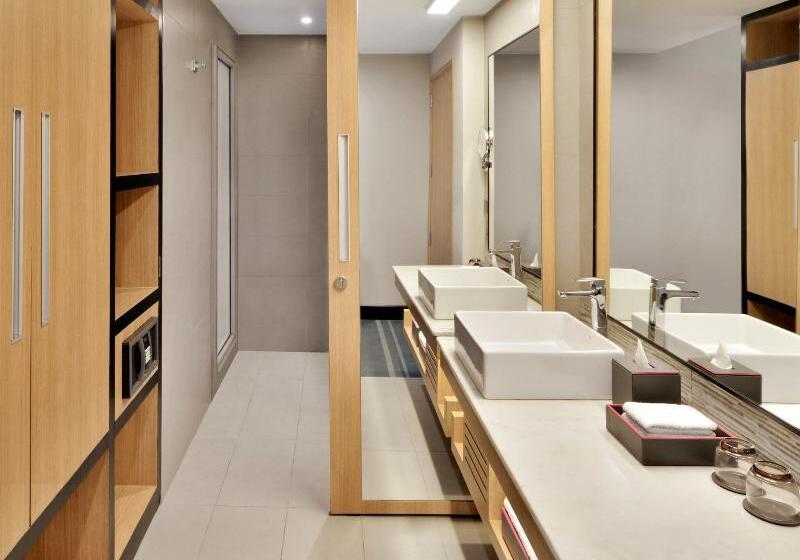 اتاق استاندارد با تخت بزرگ, Aloft New Delhi Aerocity