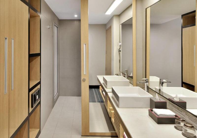 스탠다드 룸 킹사이즈 침대, Aloft New Delhi Aerocity