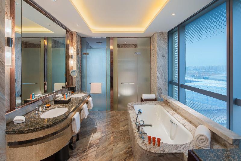 חדר סטנדרט עם מיטת קינג, Crowne Plaza Dalian Sports Center, An Ihg