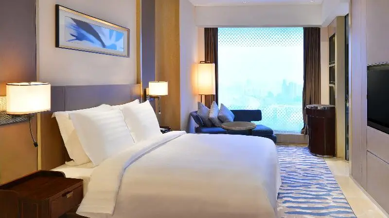 اتاق استاندارد با تخت بزرگ, Crowne Plaza Dalian Sports Center, An Ihg