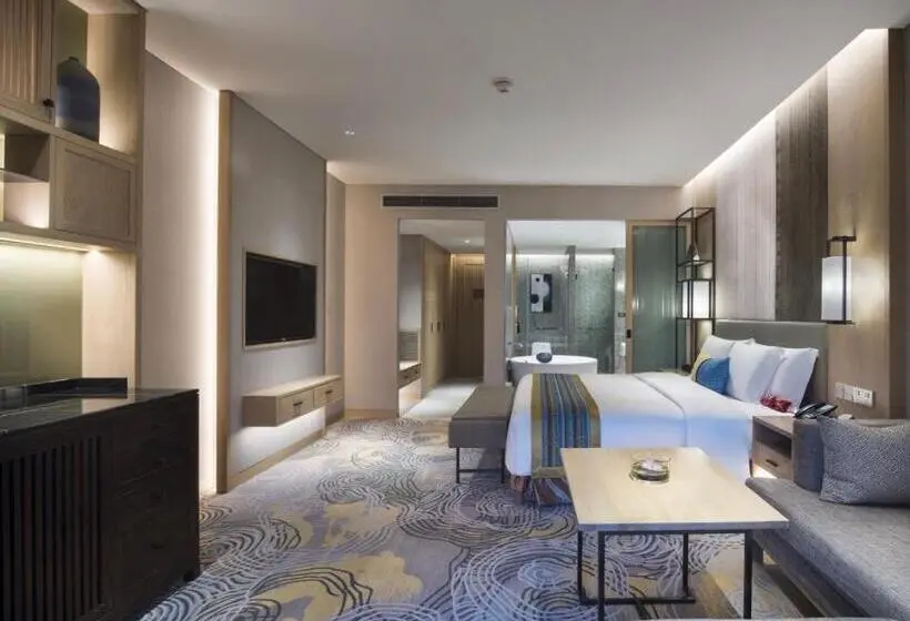 キングサイズベッドのスタンダードルーム, Crowne Plaza   Kunming Ancient Dian Town, An Ihg