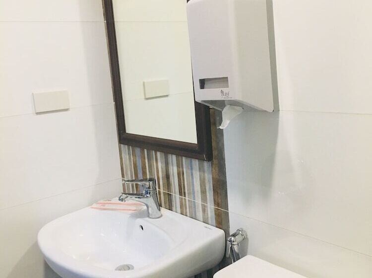 اتاق سوپریور با تخت بزرگ, Express Inn   Osmeña