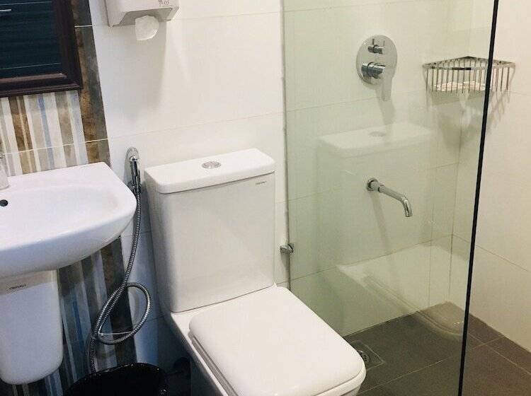 اتاق سوپریور با تخت بزرگ, Express Inn   Osmeña