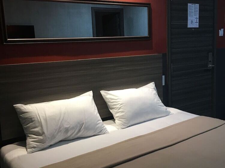 اتاق سوپریور با تخت بزرگ, Express Inn   Osmeña