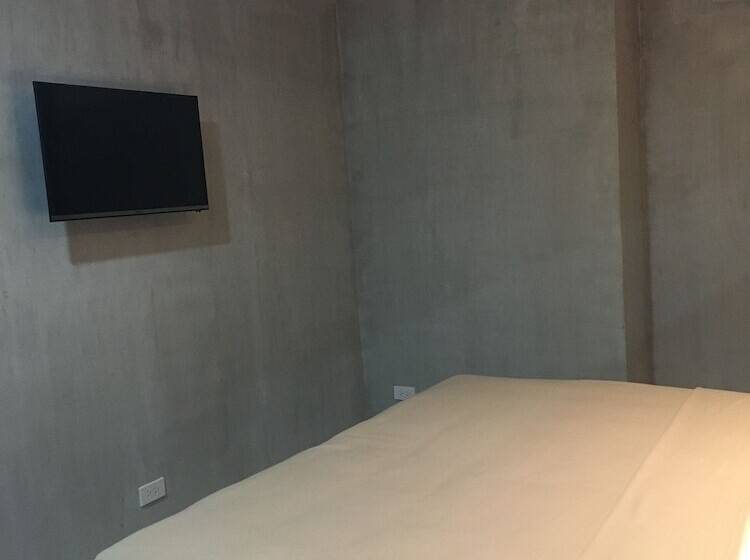 اتاق سوپریور با تخت بزرگ, Express Inn   Osmeña