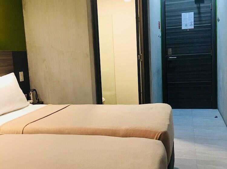 اتاق سوپریور, Express Inn   Osmeña