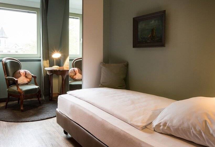 غرفة قياسية فردية, Heimathafen