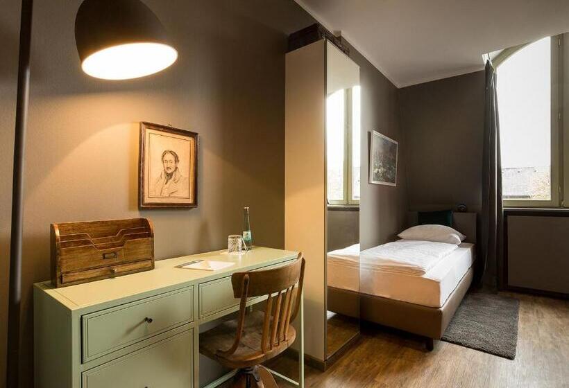 غرفة قياسية فردية, Heimathafen