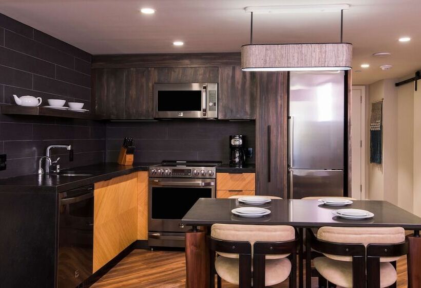 جناح دور أخير, Hilton Grand Vacations Club Ocean Tower Waikoloa Village