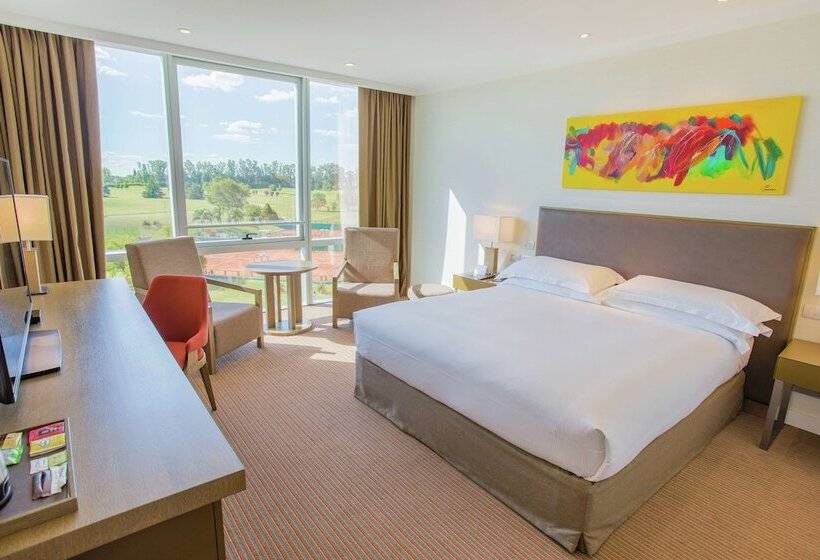 סוויטת סופריור, Hilton Pilar