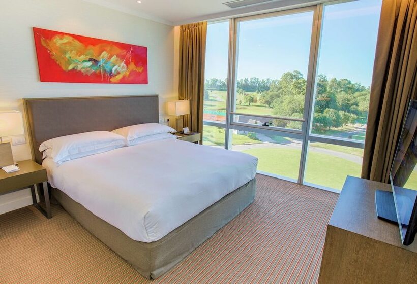 Люкс Superior, Hilton Pilar