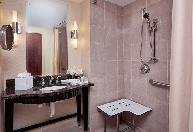 חדר דלוקס, Hilton Pilar