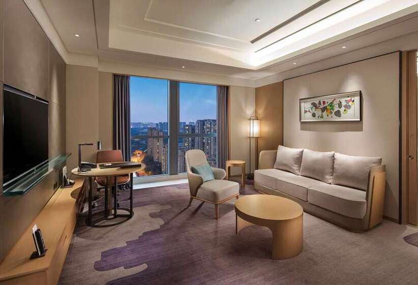 Люкс Кровать Кинг, Hilton Pilar