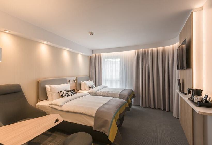 Номер Стандарт, Holiday Inn Express   Wuppertal   Hauptbahnhof, An Ihg