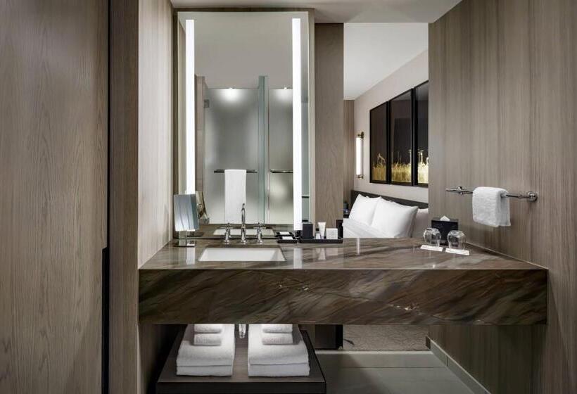 キングサイズベッド、シティビューデラックスルーム, Jw Marriott Edmonton Ice District