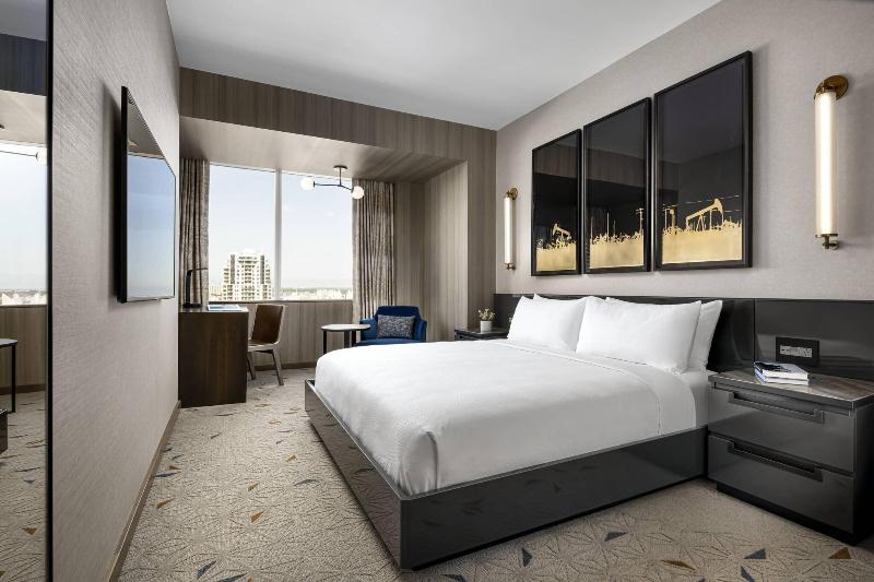 キングサイズベッドのスタンダードルーム, Jw Marriott Edmonton Ice District