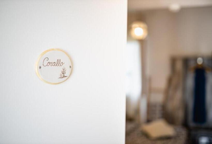 غرفة قياسية فردية, Love & Fama