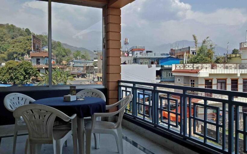 スタンダードルーム, Nana Pokhara