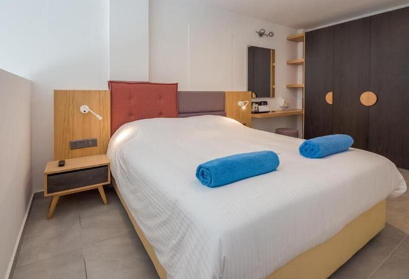 패밀리 스위트, Protaras Plaza