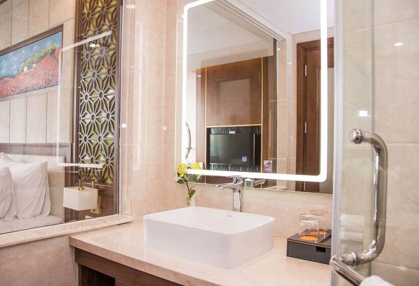 اتاق لوکس با چشمانداز دریا, Rosamia Da Nang