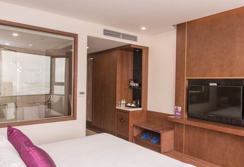 اتاق لوکس با چشمانداز دریا, Rosamia Da Nang