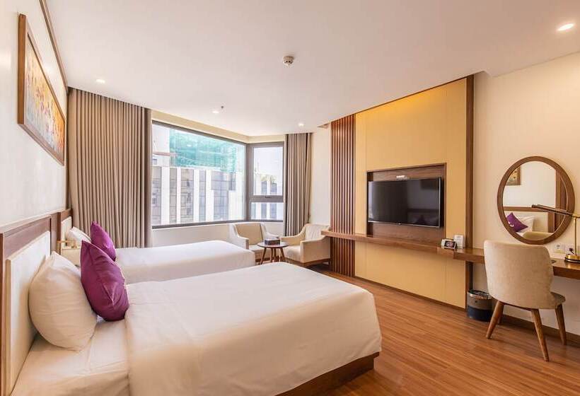 اتاق اساندارد با چشمانداز جانبی به دریا, Rosamia Da Nang