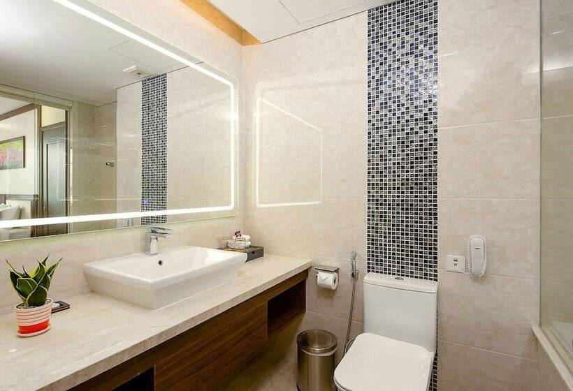 اتاق استاندارد سه نفره با چشمانداز کنار دریا, Rosamia Da Nang