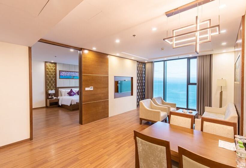 سوئیت اجرایی با چشمانداز دریا, Rosamia Da Nang