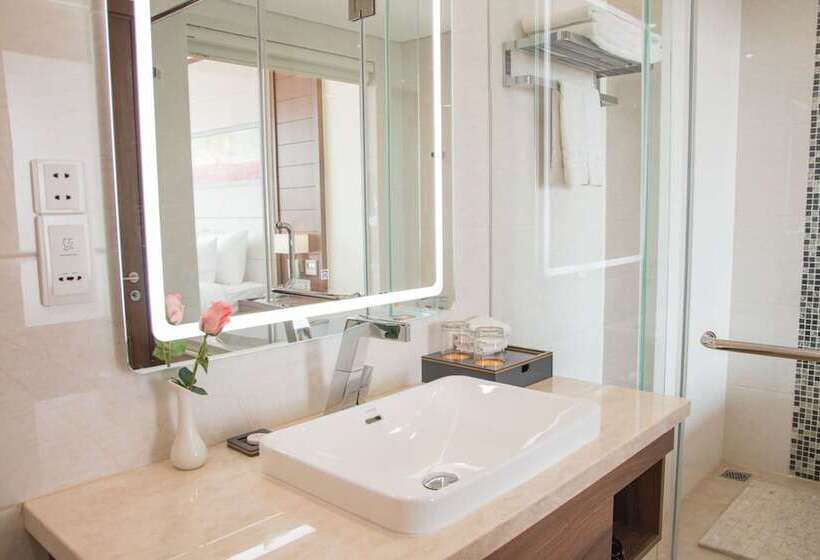 سوییت خانوادگی, Rosamia Da Nang