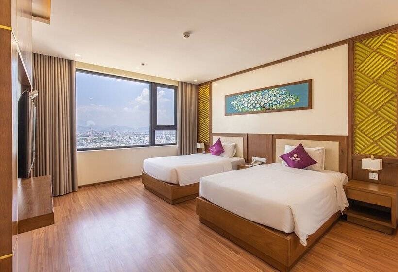 سوییت خانوادگی, Rosamia Da Nang