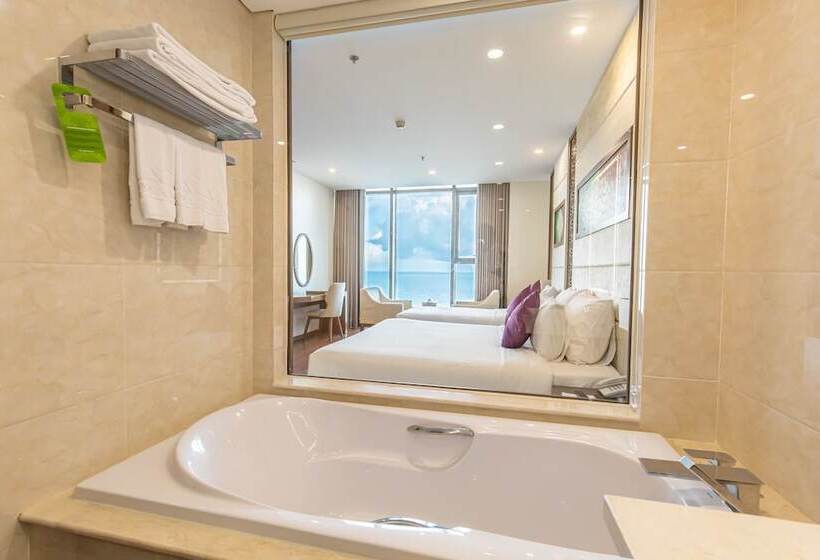 اتاق پریمیوم سه تخته, Rosamia Da Nang