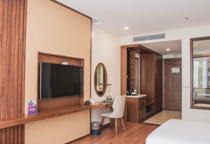 اتاق اساندارد با چشمانداز جانبی به دریا, Rosamia Da Nang