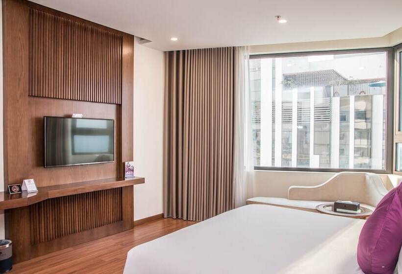 اتاق اساندارد با چشمانداز جانبی به دریا, Rosamia Da Nang