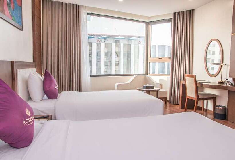 اتاق استاندارد سه نفره با چشمانداز کنار دریا, Rosamia Da Nang